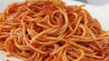 red spaghetti pic